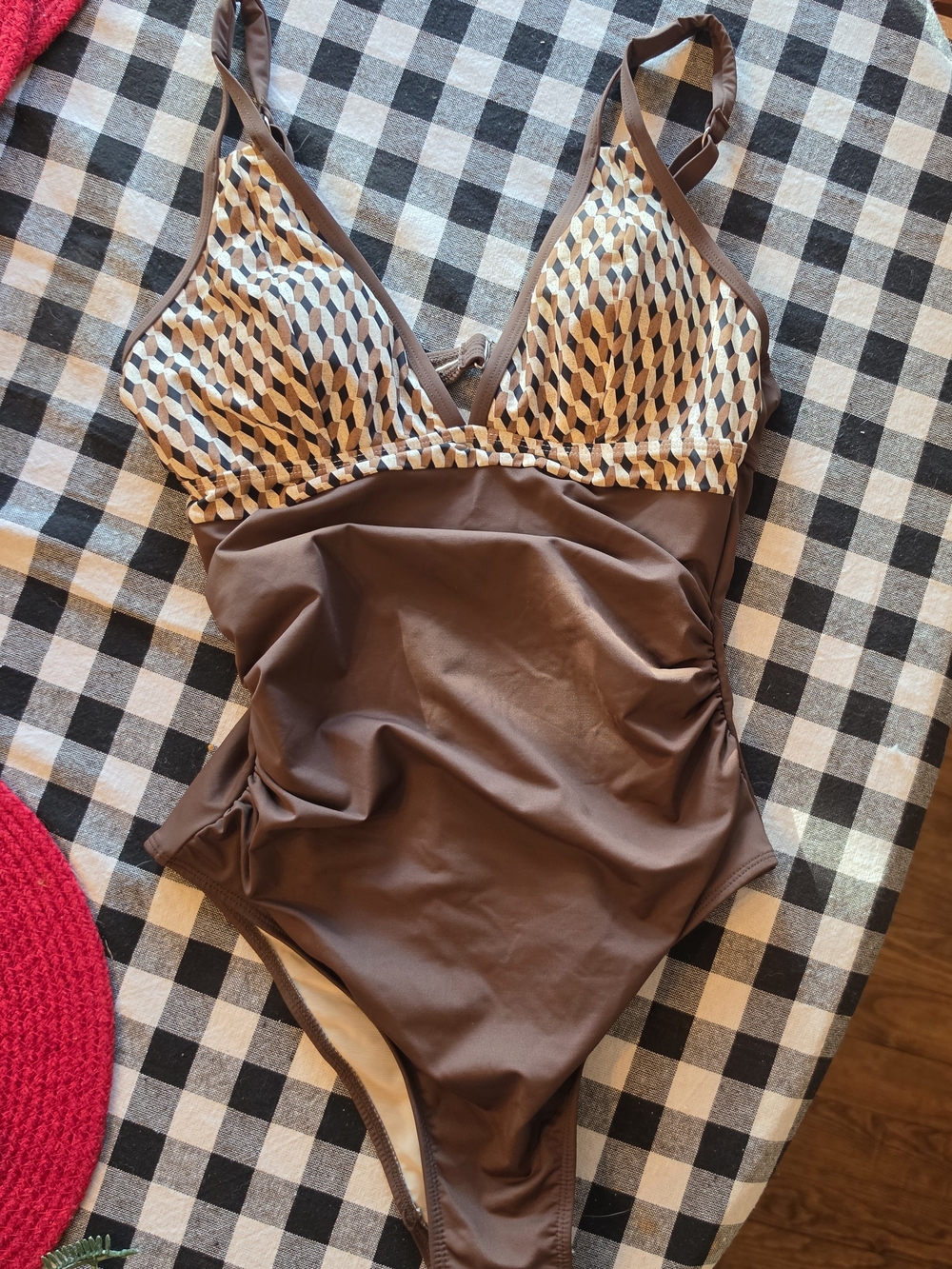 Cupshe Brown One-Piece Swimsuit with Beige Geometric Top